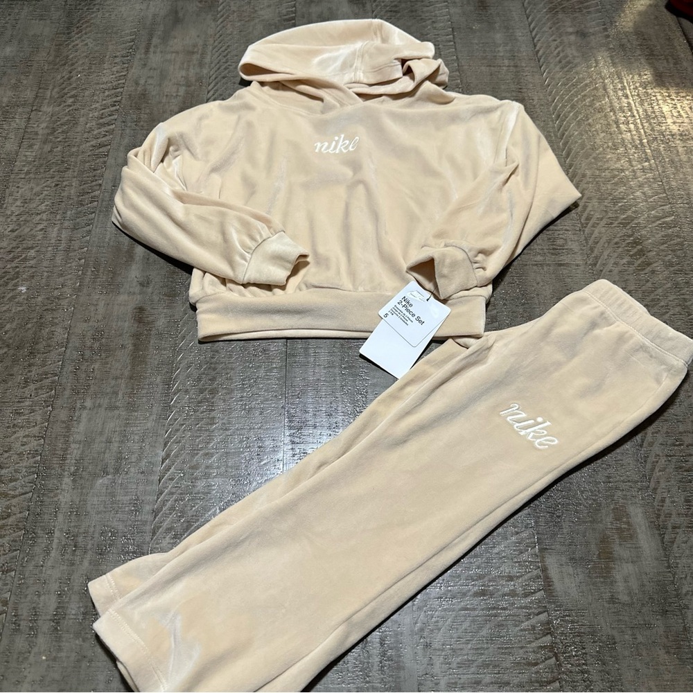 Nike Girl’s Cream Sweatpants & Hoodie Set